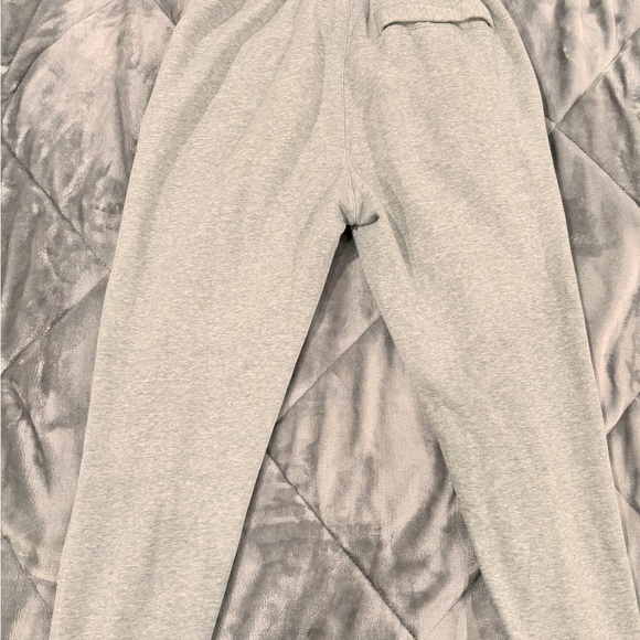 Grey jogging - Picture 2 of 2